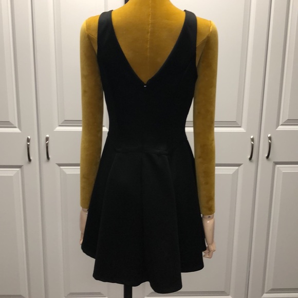 Women’s Forever 21 black dress - Picture 4 of 8